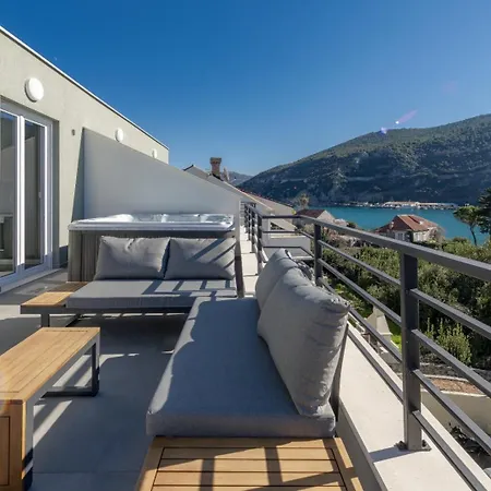 Mokos Modern Penthouse Apartment Dubrovnik